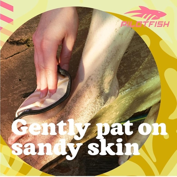 Sand Removal Bag & Mitten - Picture 3 of 9